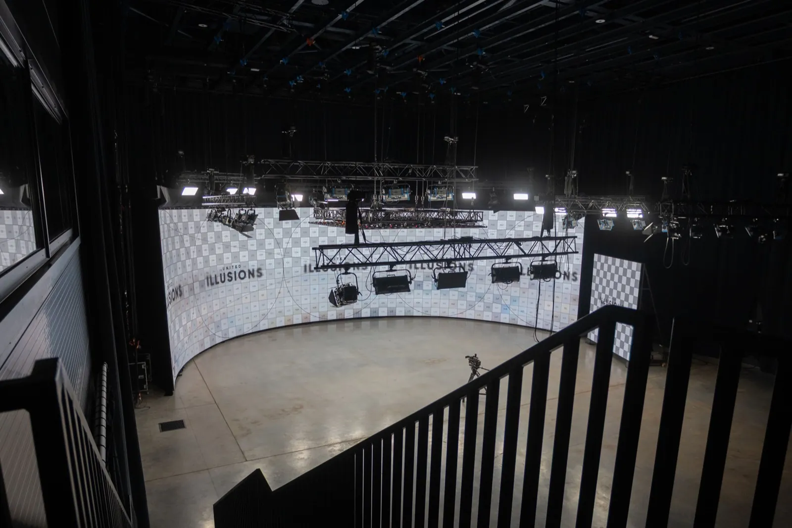 United Illusions – curved LED wall (LED volume)