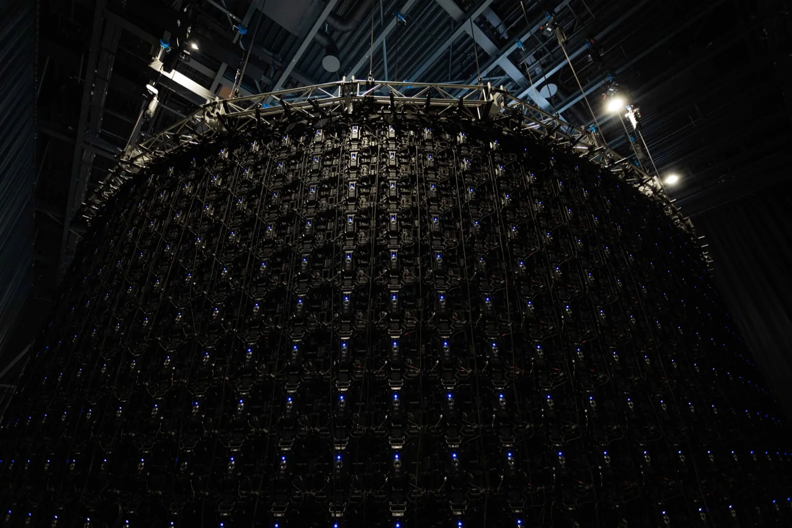 United Illusions – rear panel structure of the LED volume